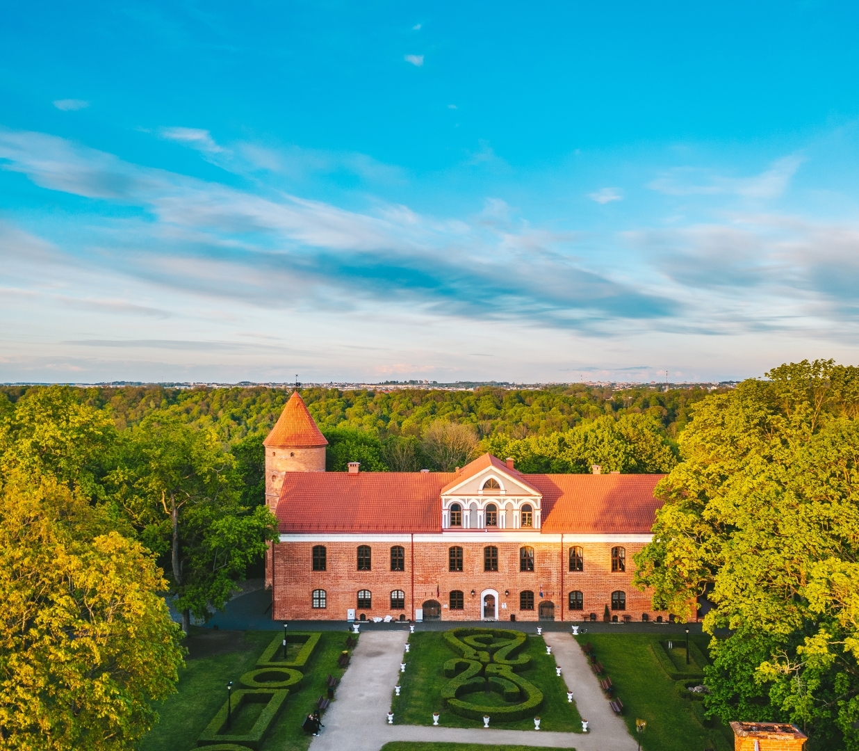 Raudondvaris Manor estate and grounds